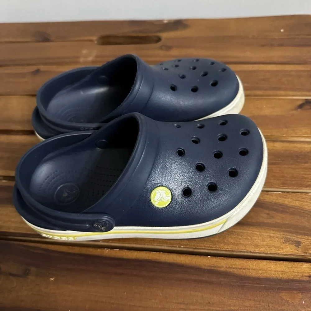 CROCS comfortable stylish